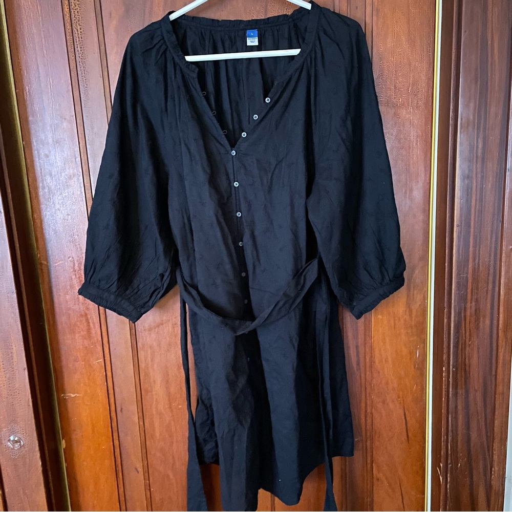 EUC old navy black embroidered dress